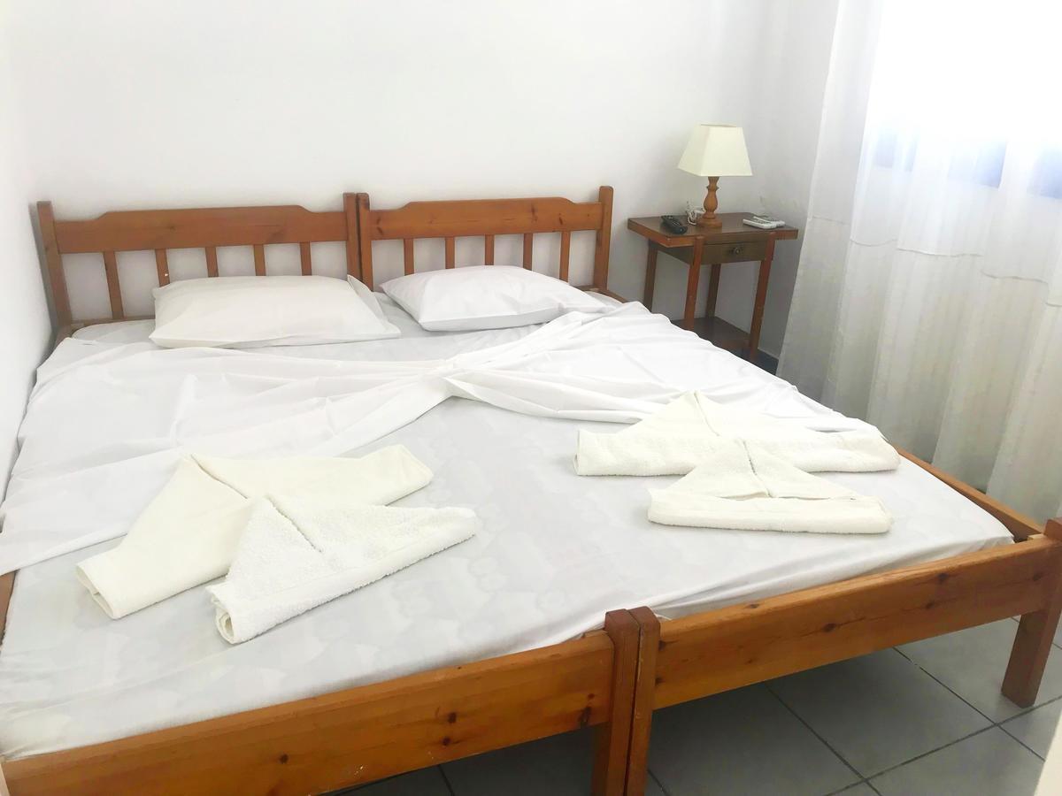 Katerina Beach Rooms Ándros 외부 사진